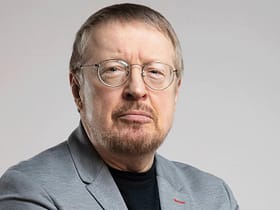Почему Елагин дурак