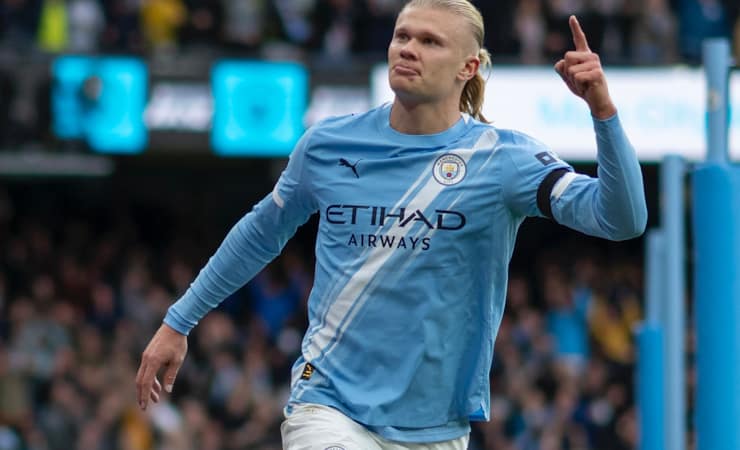 МанСити громит Ман Юнайтед 3:0